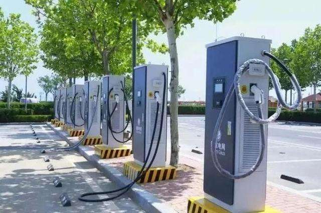 車牌識別系統(tǒng)如何識別新能源車牌?