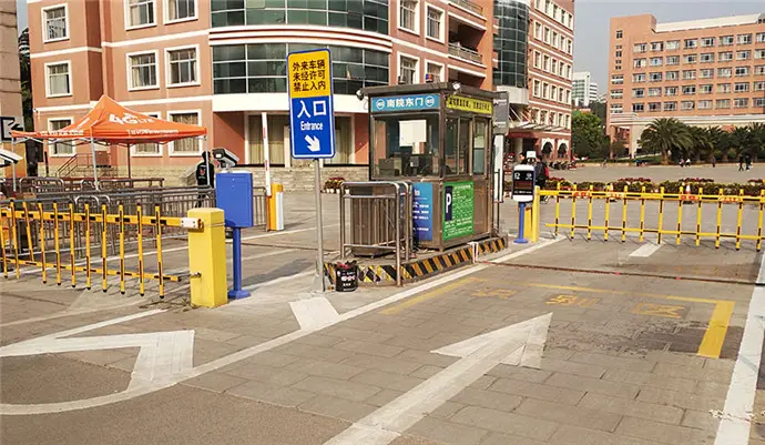 怎么選車牌識別系統才不會踩坑?